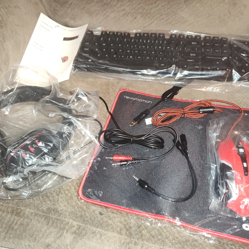 TekNmotion Nibiru 4-In-1 Gaming Bundle Keyboard Mouse Headset